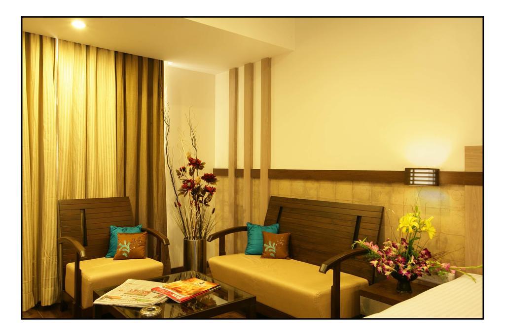 Hotel Utsav Deluxe Pune Exterior foto