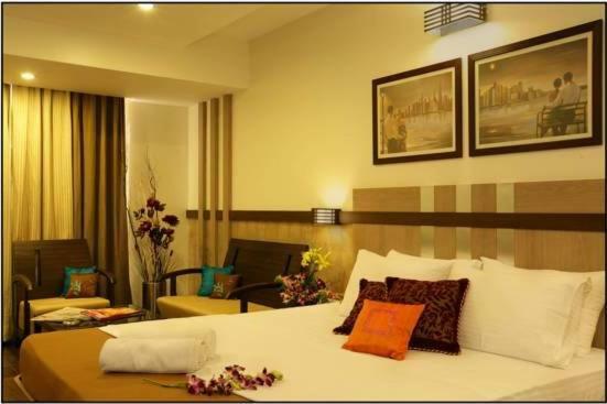 Hotel Utsav Deluxe Pune Exterior foto
